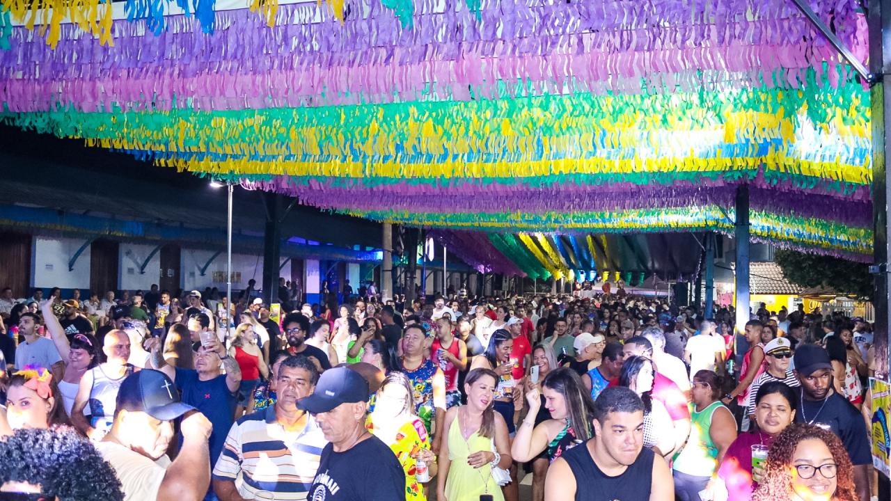 Foto 128 de 238 — Trabiju Folia 2026 arrasta multidão com Bloco Furacão, Santa Maria e DJ Joantony; veja fotos